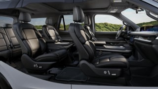 2025 Lincoln Lincoln Navigator Internal Image 1
